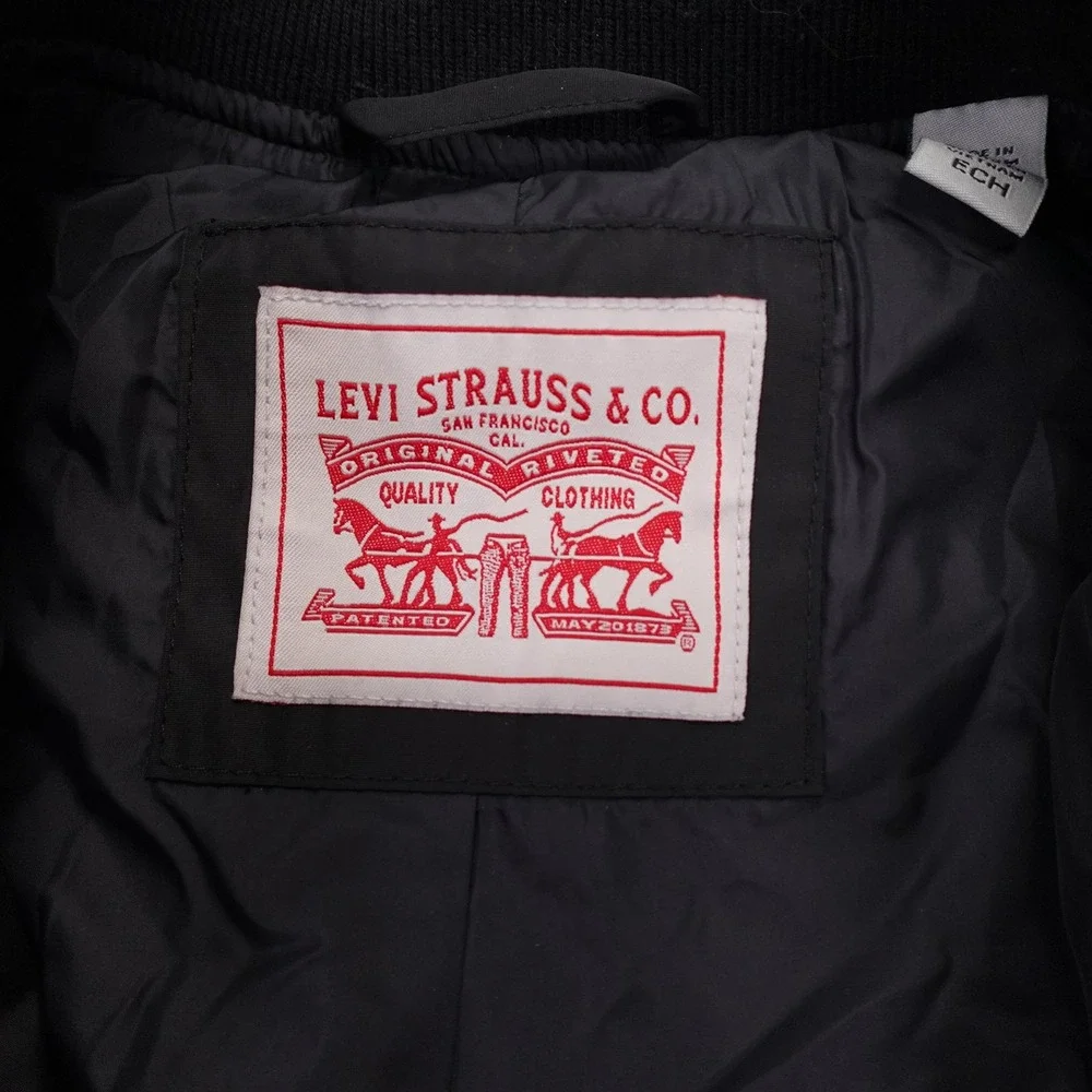 Levi's Jacket Womens XS Black Quilted Bomber Full Zip Pockets Insulated Casual